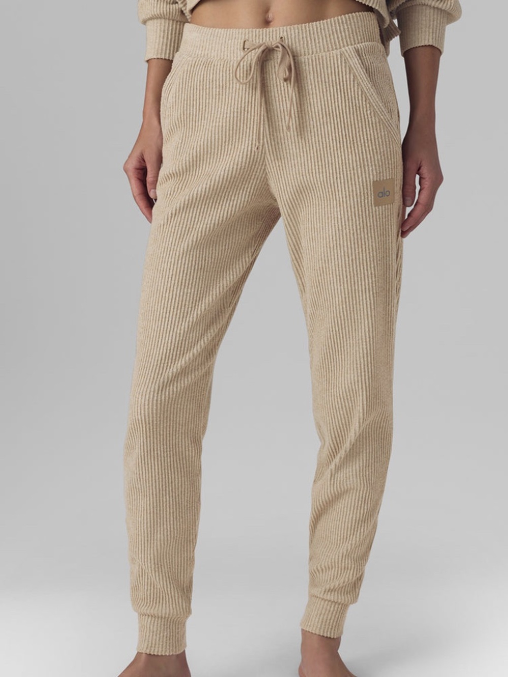 Alo Muse Ribbed Plush Jogger Sweatpants, Gravel Heather (Tan), Size L